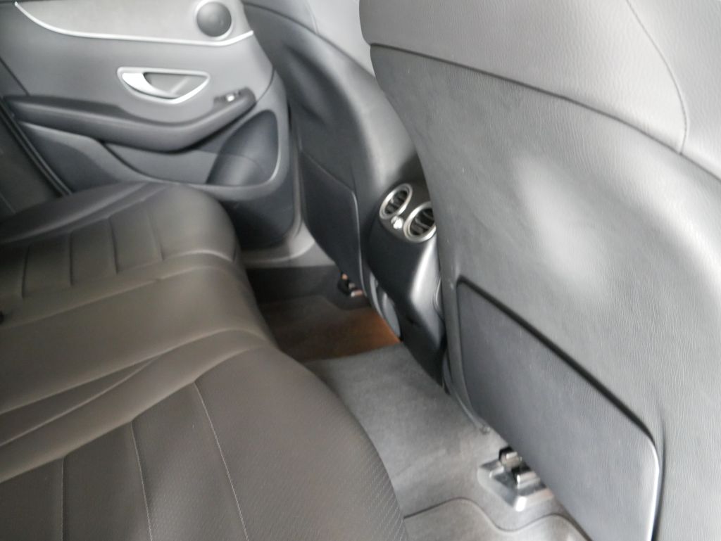 Thumbnail: 2022 Mercedes-Benz GLC - 32