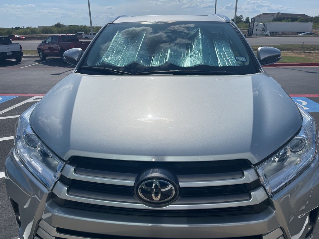 Thumbnail: 2019 Toyota Highlander - 2