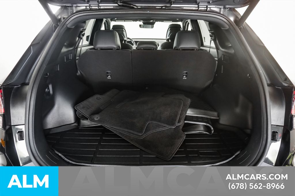 Used 2025 Black Kia X-Line image 21