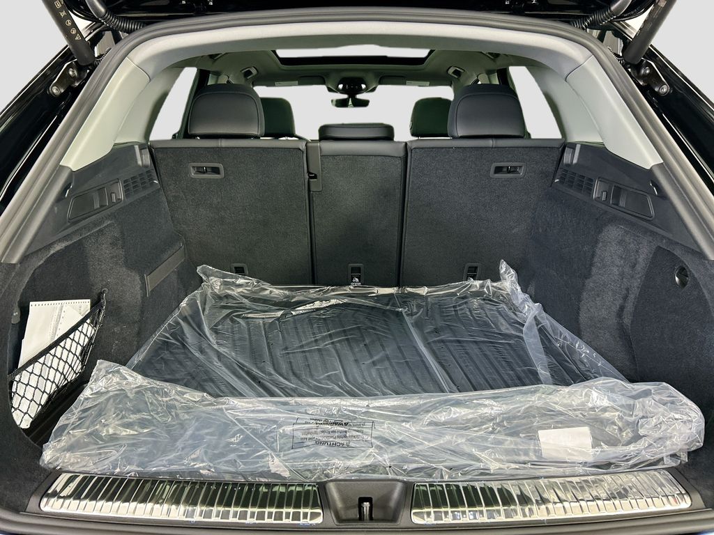 Thumbnail: 2025 Audi Q5 - 27