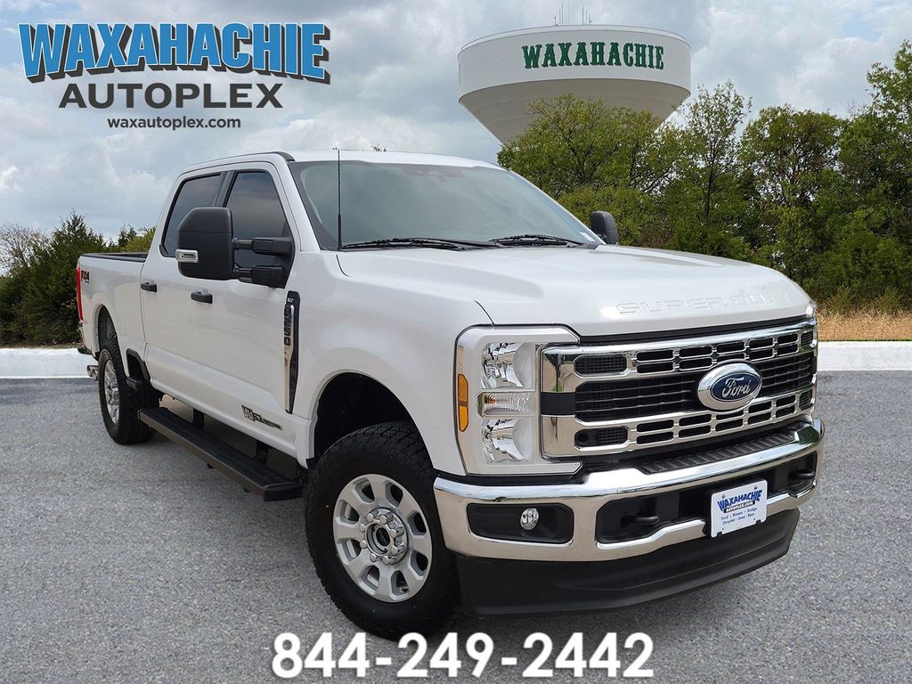 Oxford White 2024 Ford F-250 Super Duty Pickup Truck Four-Wheel Drive Automatic