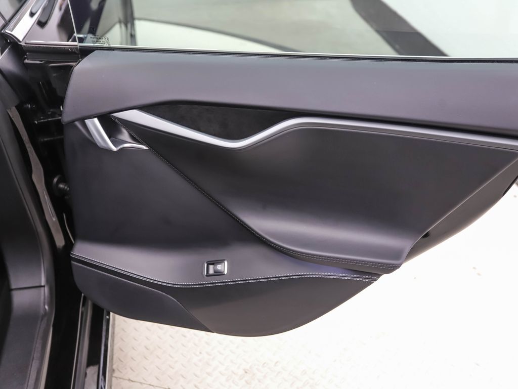 2021 Tesla Model S Long Range 23