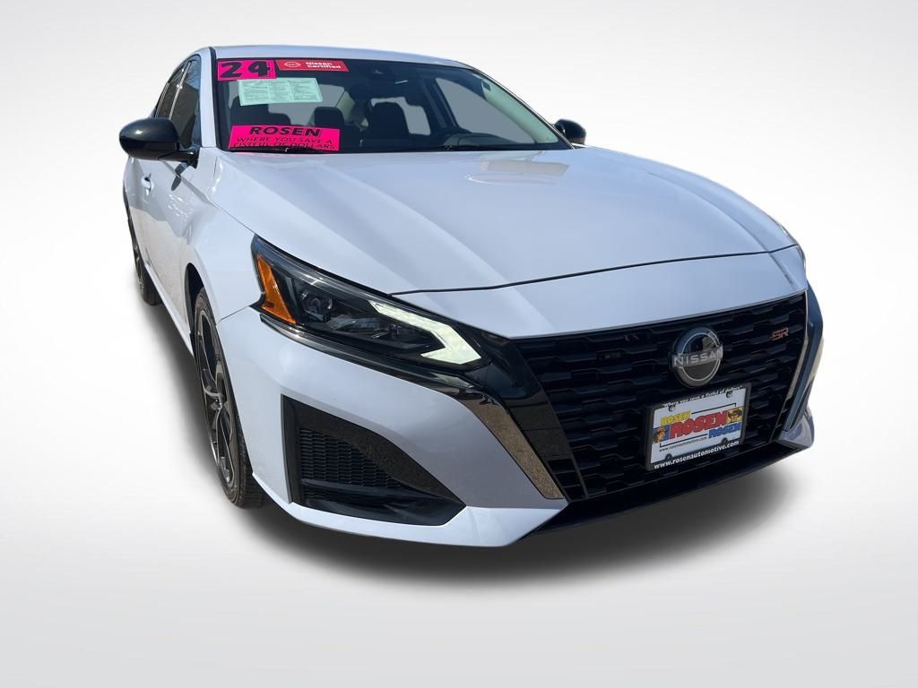 2024 Nissan Altima 2.5 SR photo