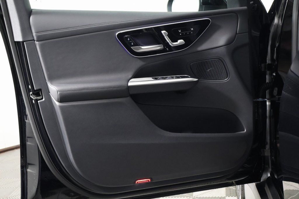 Thumbnail: 2026 Mercedes-Benz GLC - 7