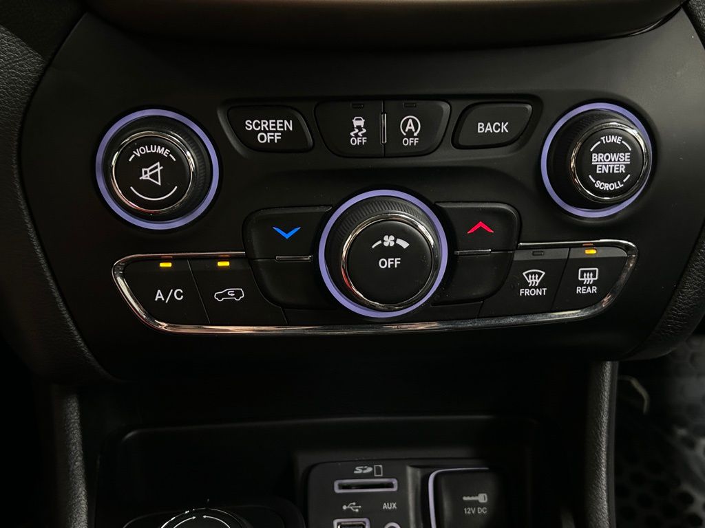 2017 Jeep Cherokee Latitude photo 21