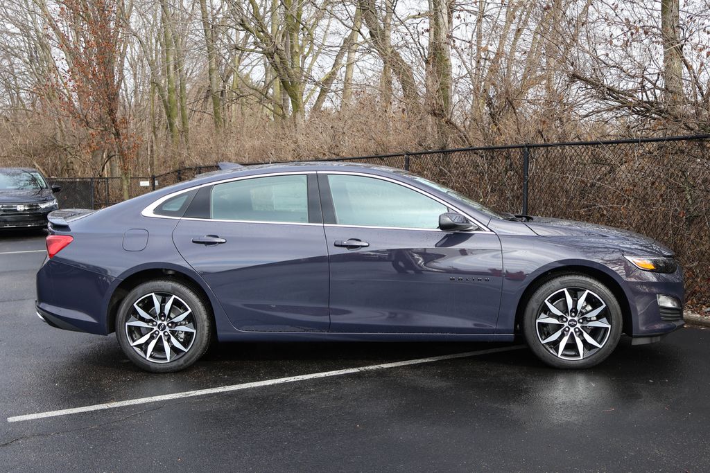 2025 Chevrolet Malibu RS 9