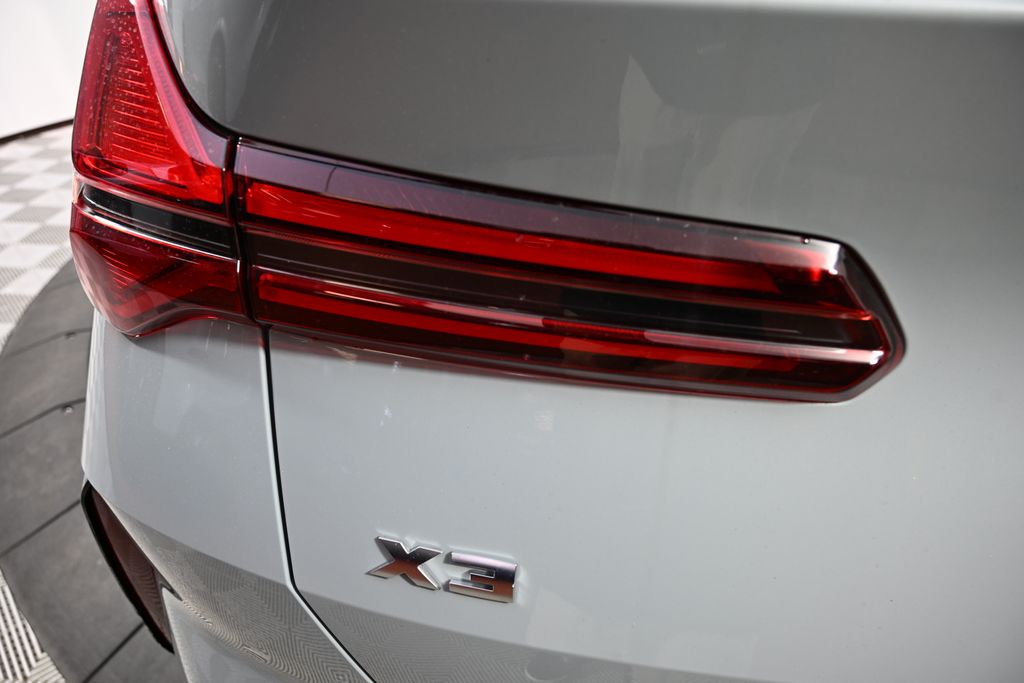 Thumbnail: 2025 BMW X3 - 11
