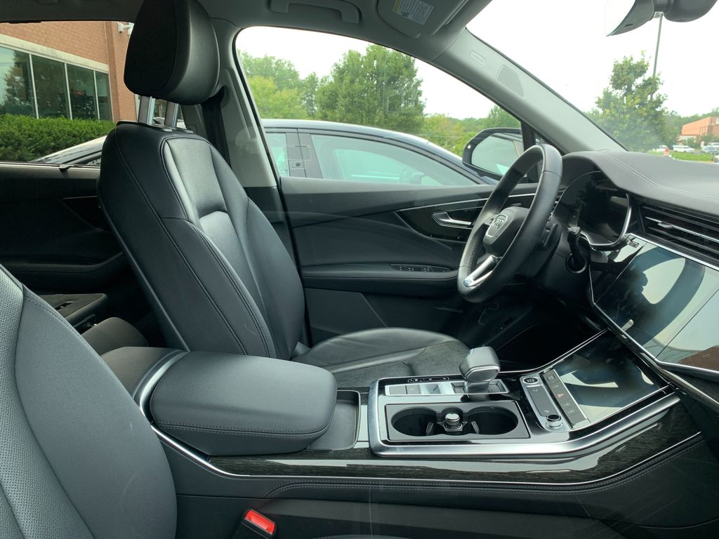 Thumbnail: 2023 Audi Q7 - 4
