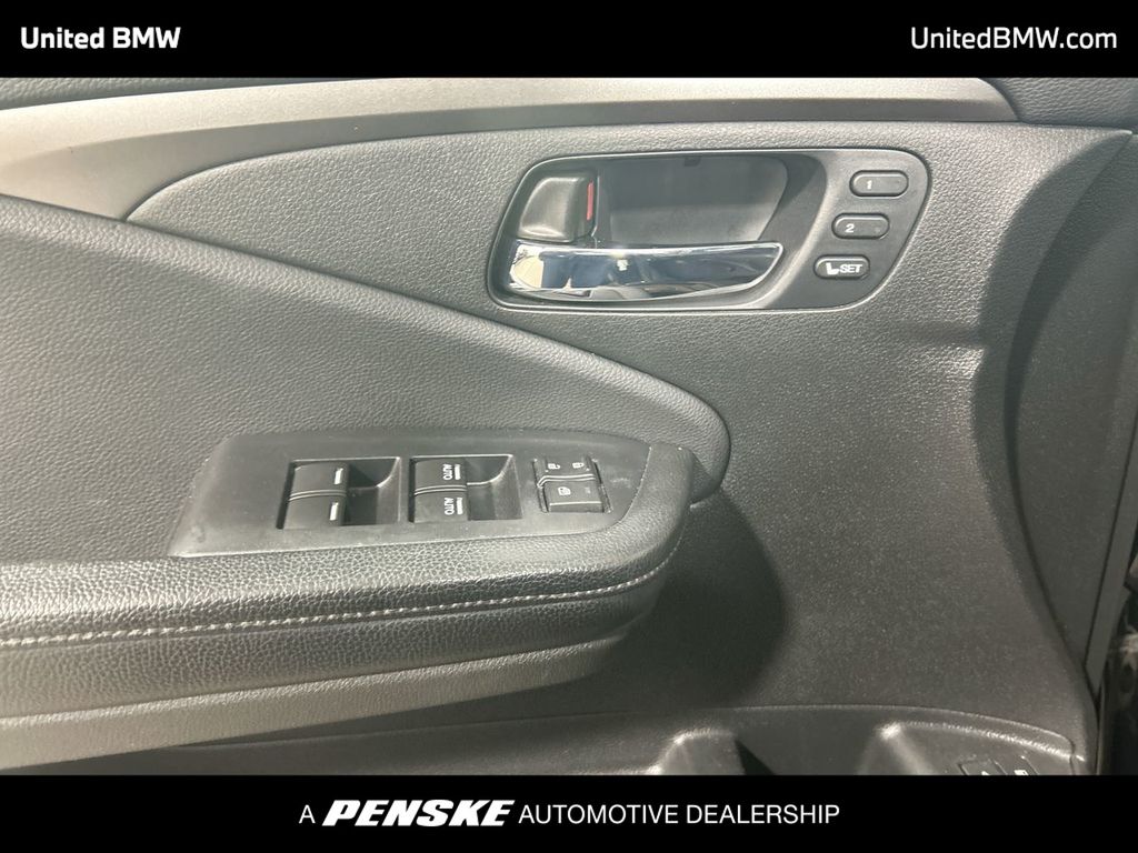 Thumbnail: 2019 Honda Pilot - 11