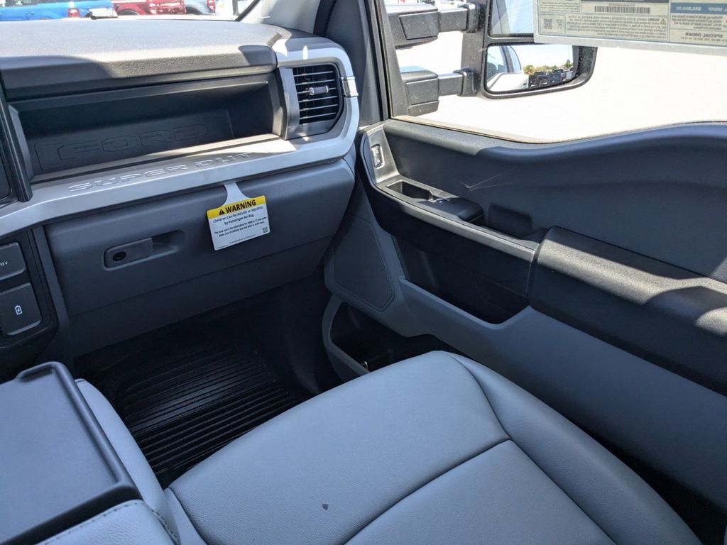 2025 Ford F-250 Super Duty XL