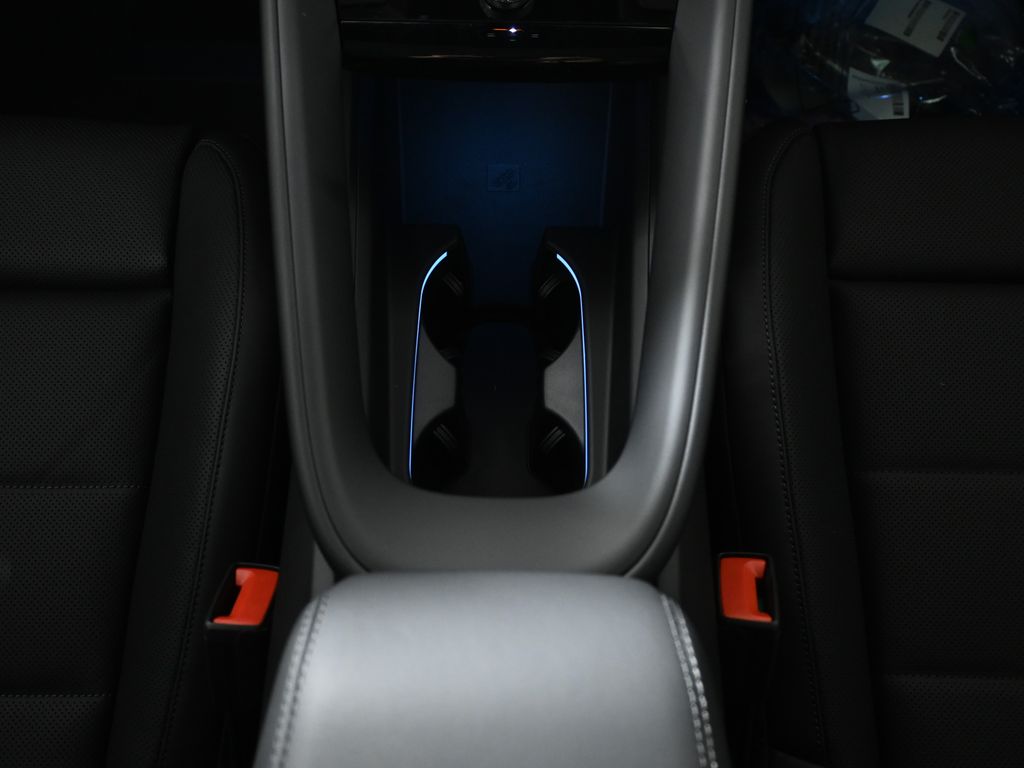 Thumbnail: 2026 Porsche Macan - 25