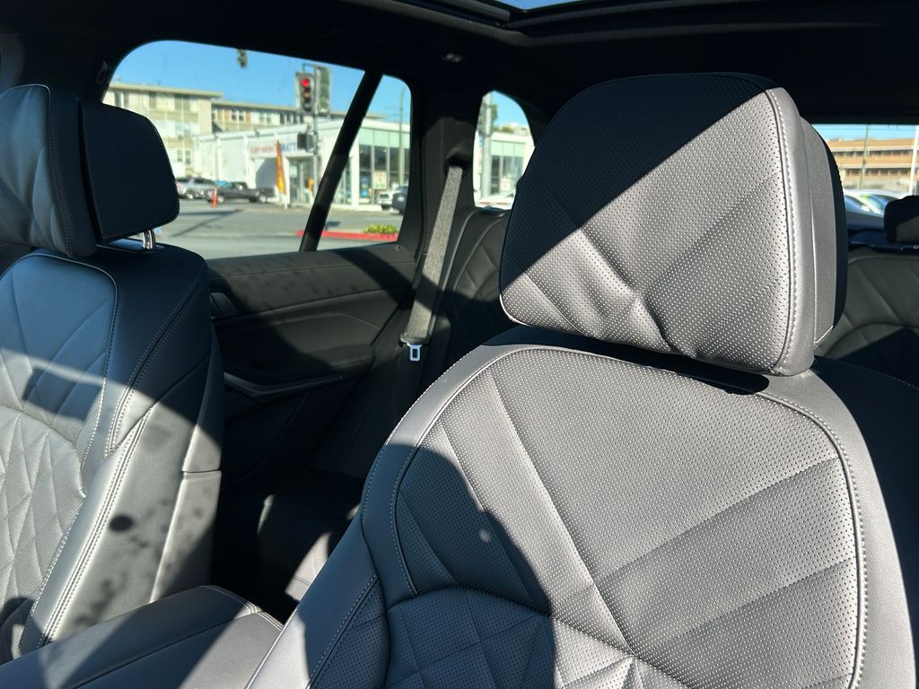 Thumbnail: 2026 BMW X5 - 14