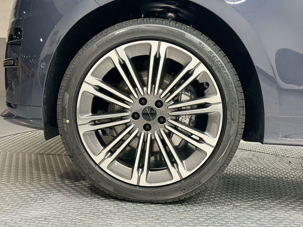 Thumbnail: 2026 Land Rover Range Rover Sport - 5