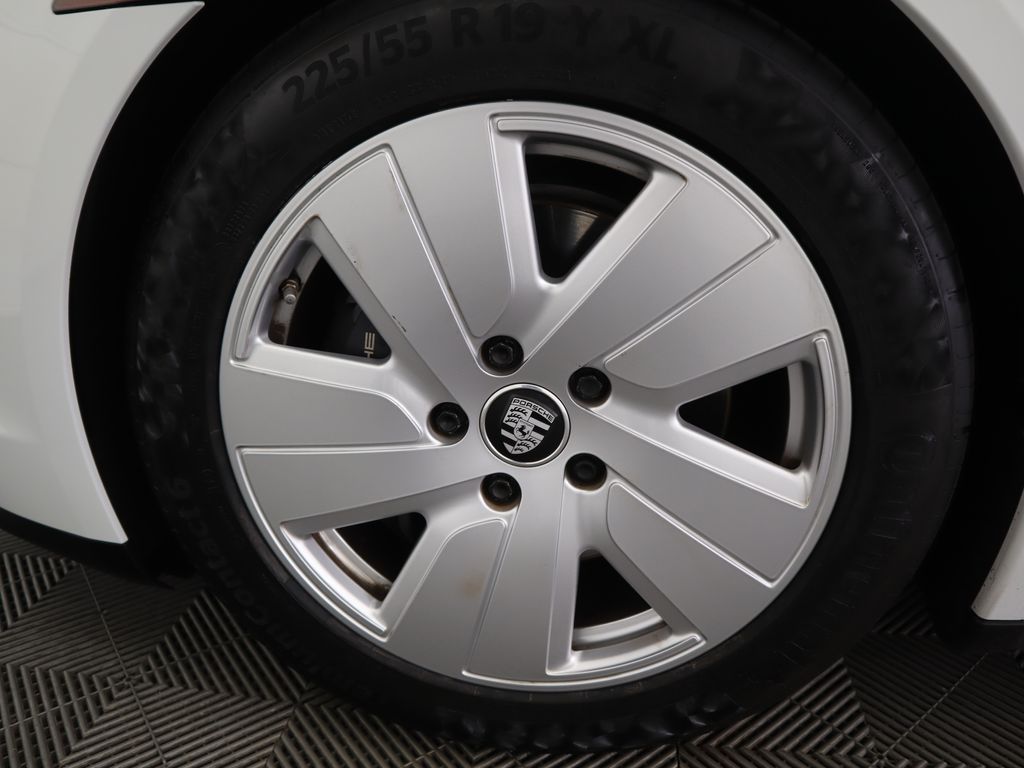 Thumbnail: 2021 Porsche Taycan - 31