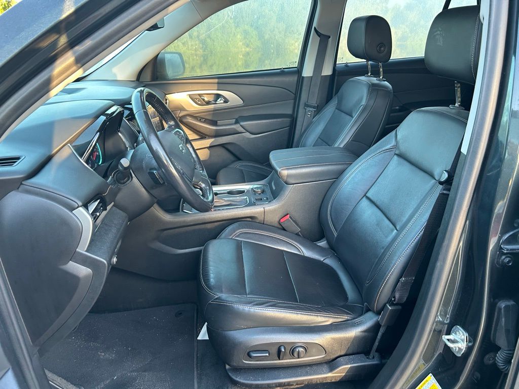 Thumbnail: 2020 Chevrolet Traverse - 15