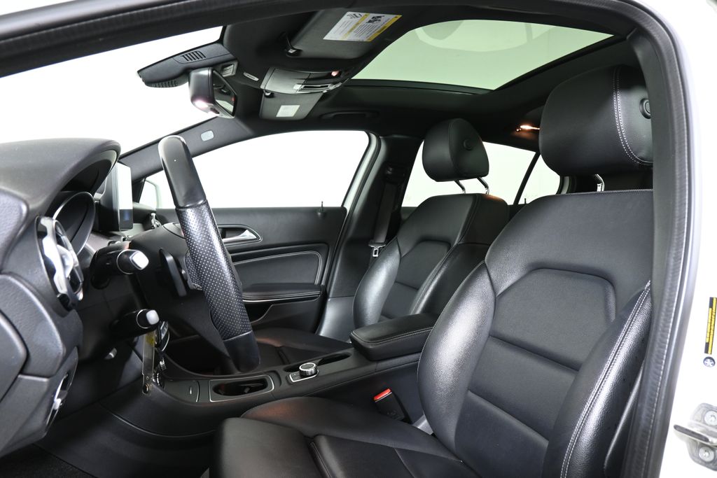 Thumbnail: 2020 Mercedes-Benz GLA - 15