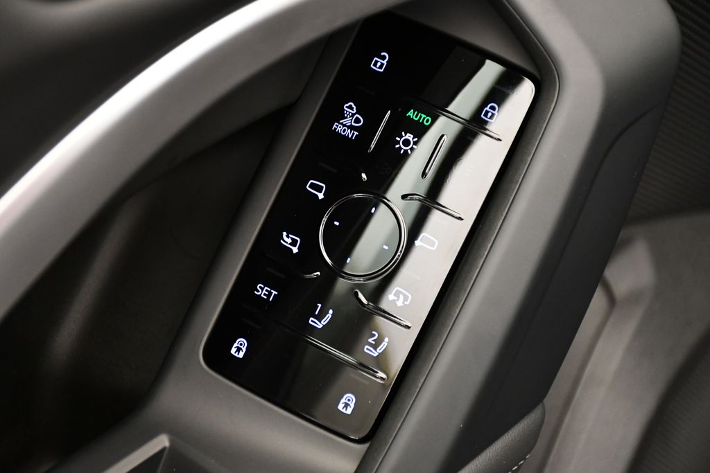 Thumbnail: 2025 Audi Q5 - 32