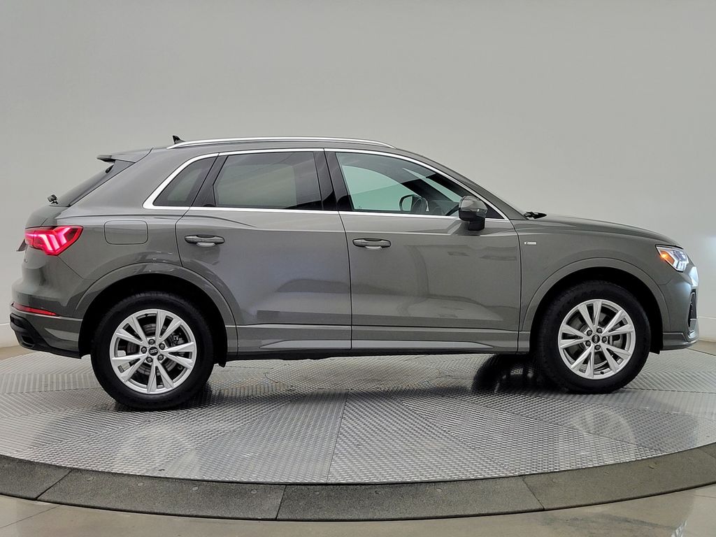 Thumbnail: 2023 Audi Q3 - 6