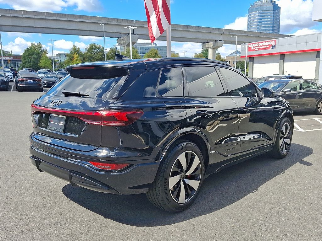 Thumbnail: 2025 Audi SQ6 e-tron - 4