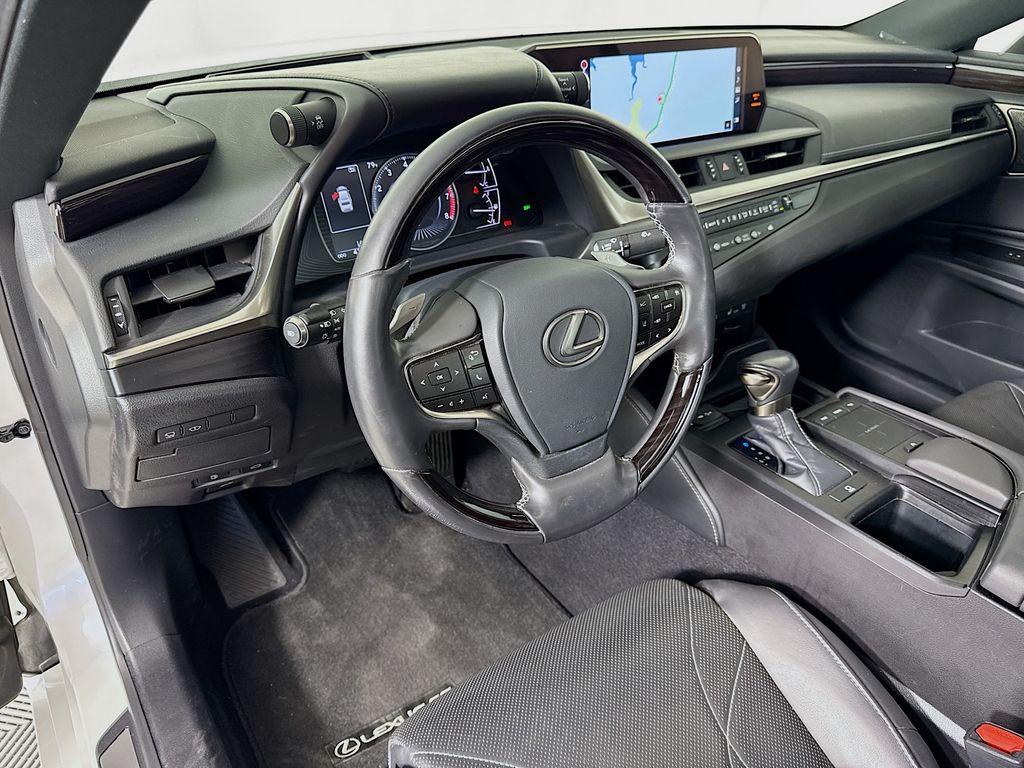 Thumbnail: 2019 Lexus ES - 9