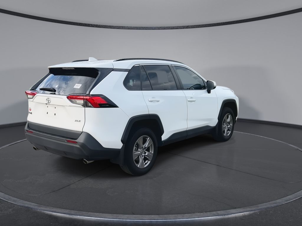 Thumbnail: 2024 Toyota RAV4 - 8