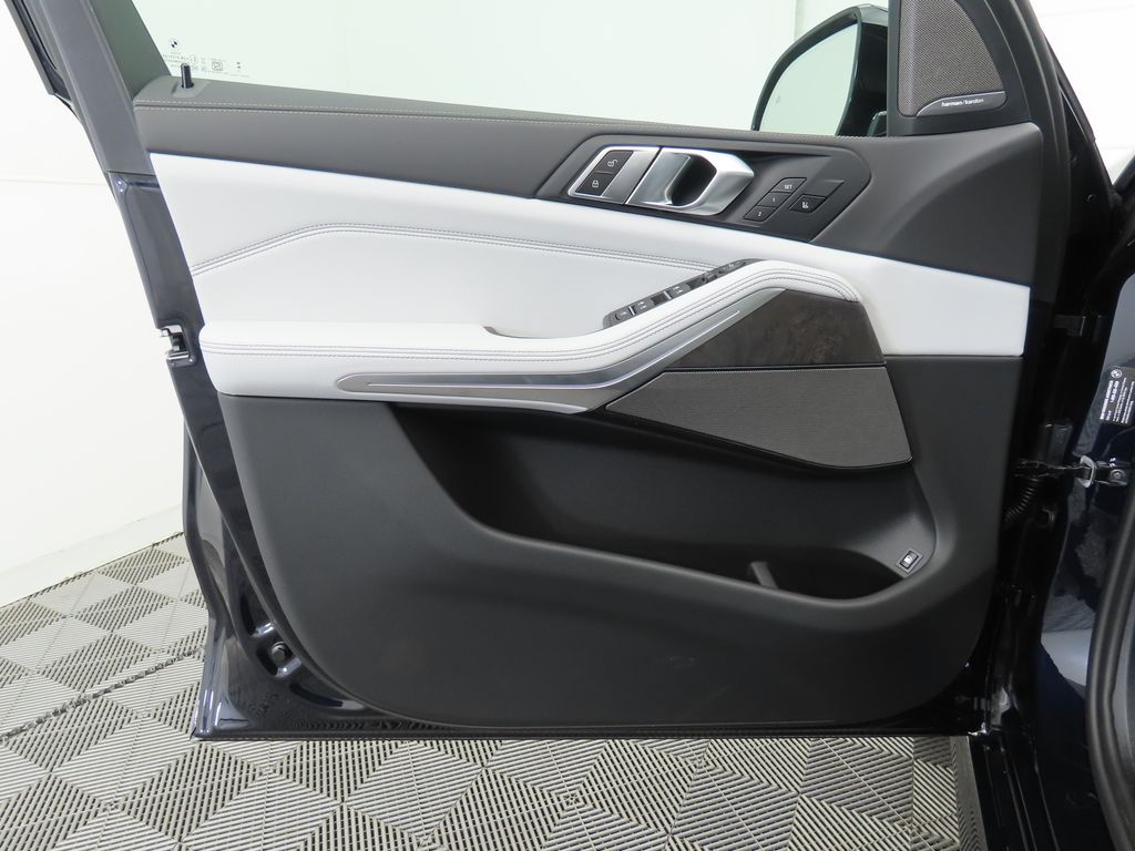 Thumbnail: 2026 BMW X5 - 25