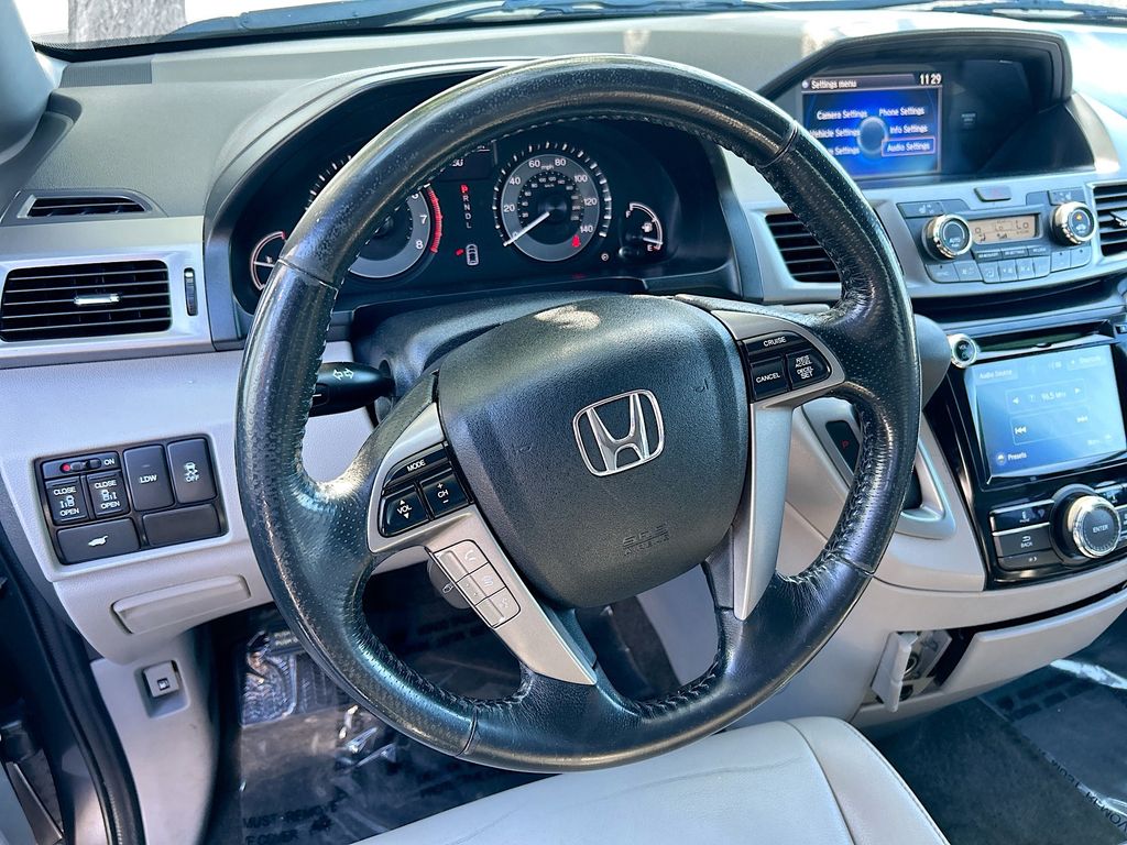 Thumbnail: 2016 Honda Odyssey - 11