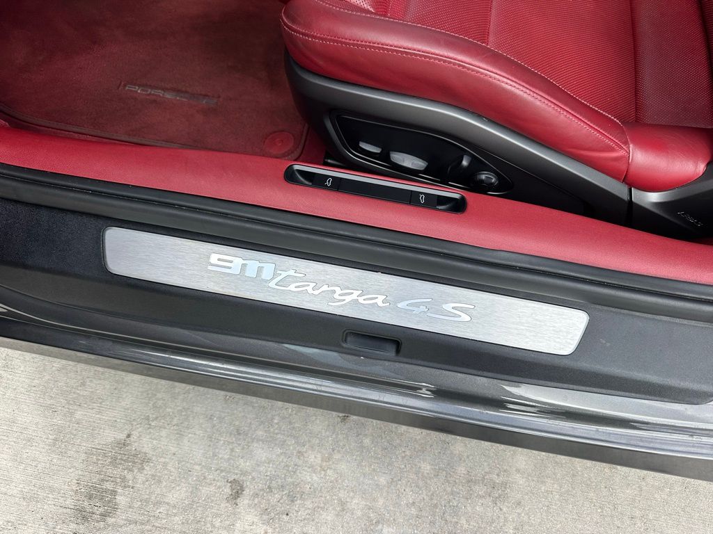 Thumbnail: 2022 Porsche 911 - 25