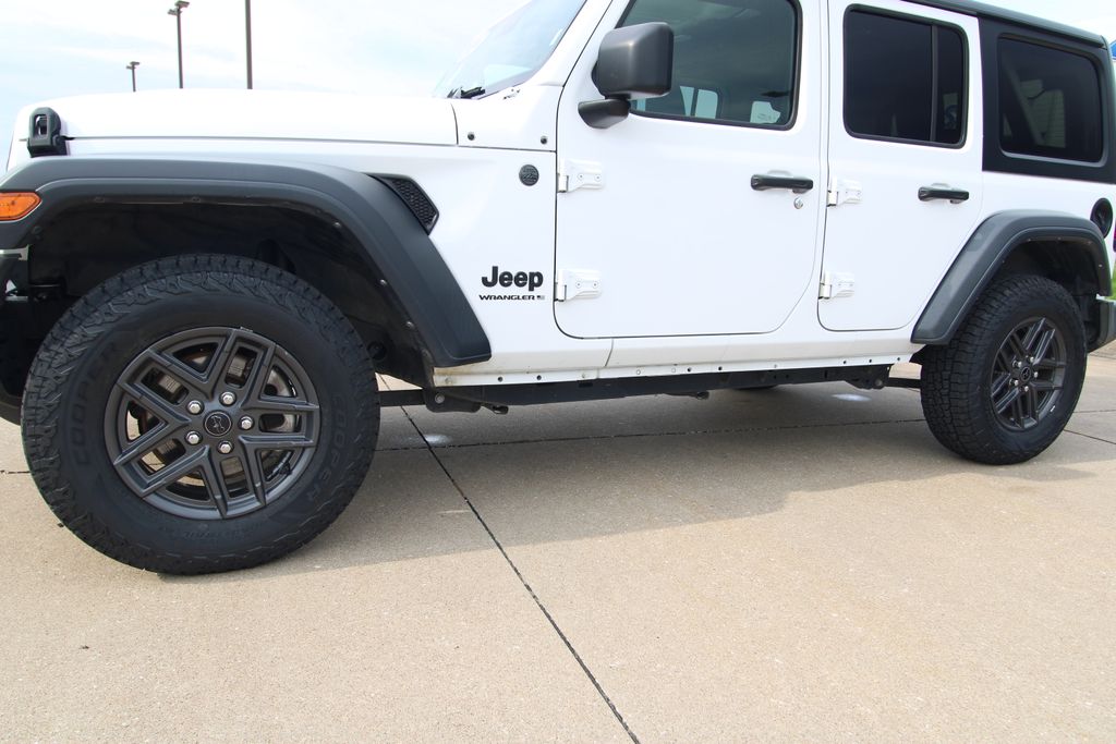 Used 2024 Jeep Wrangler SUV