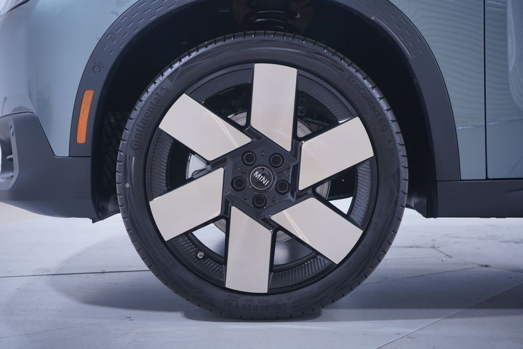 2025 MINI Cooper Countryman Iconic 2