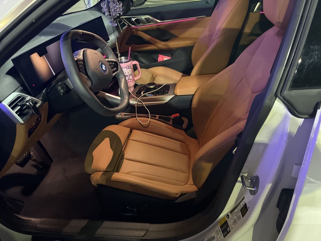 Thumbnail: 2025 BMW i4 - 8