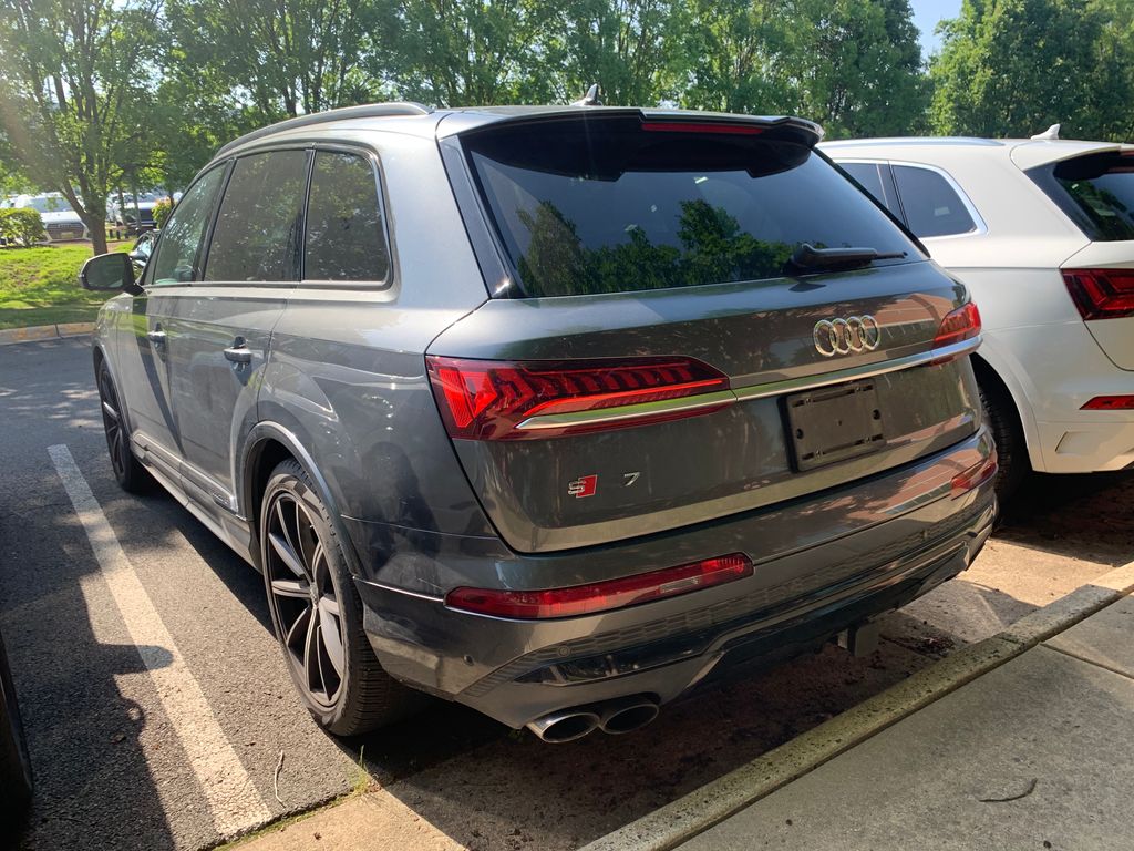 Thumbnail: 2021 Audi SQ7 - 7