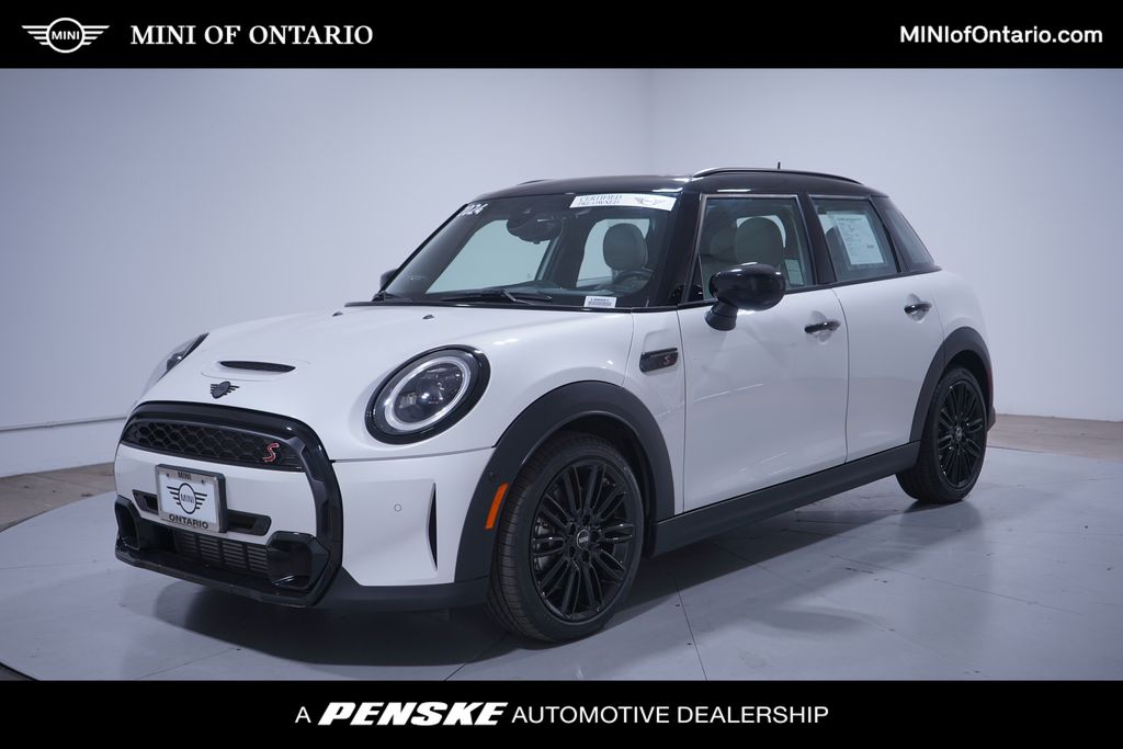 Nanuq White Metallic 2024 MINI Cooper S 4-Door Hatchback FWD Hatchback Front-Wheel Drive 7-Speed Automatic