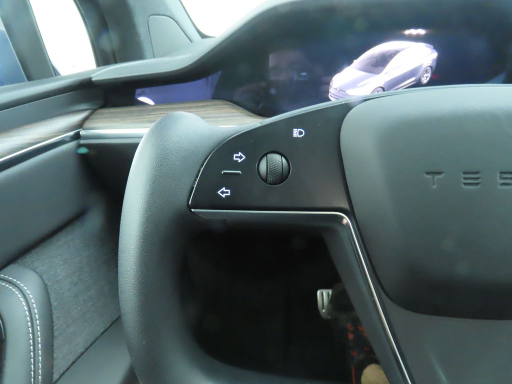 2022 Tesla Model X  19