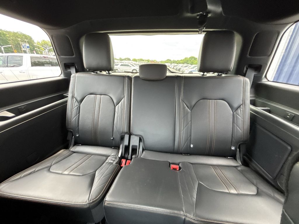 Used 2024 Black Metallic Ford Platinum image 27