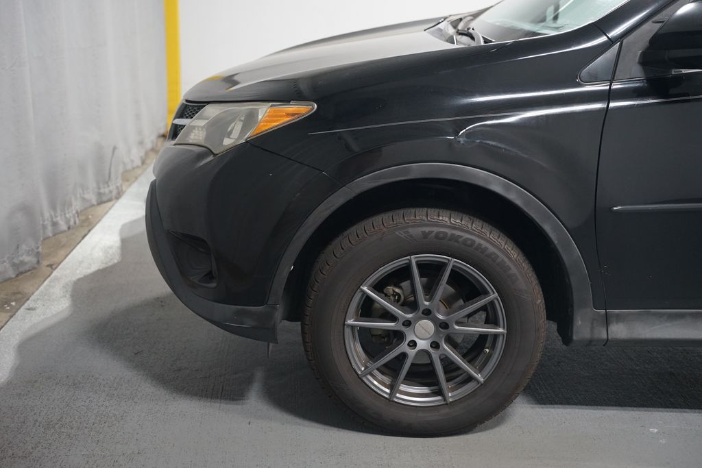 Thumbnail: 2013 Toyota RAV4 - 5