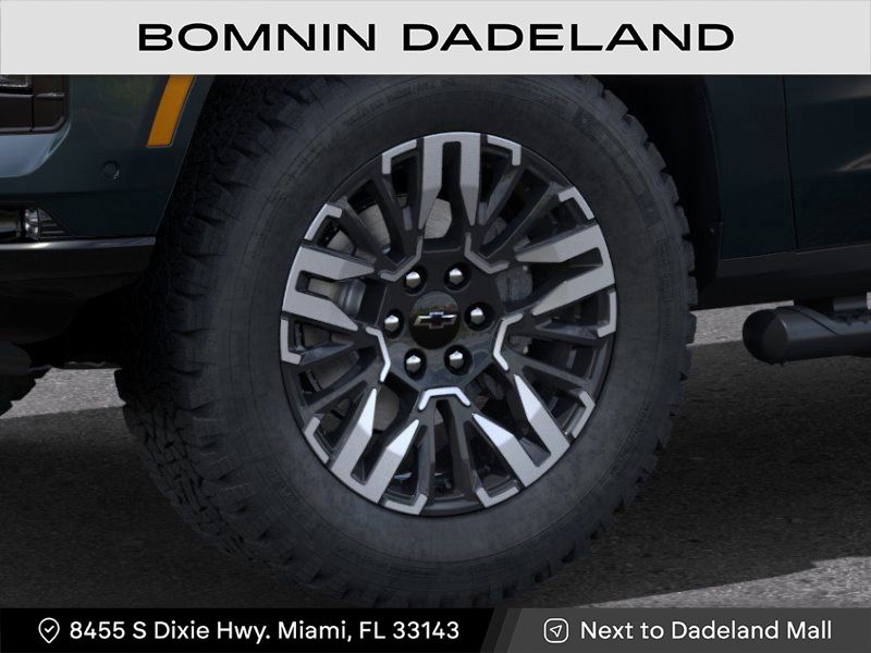 2025 Chevrolet Suburban Z71 photo