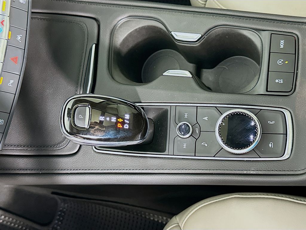 Thumbnail: 2021 Cadillac XT4 - 16
