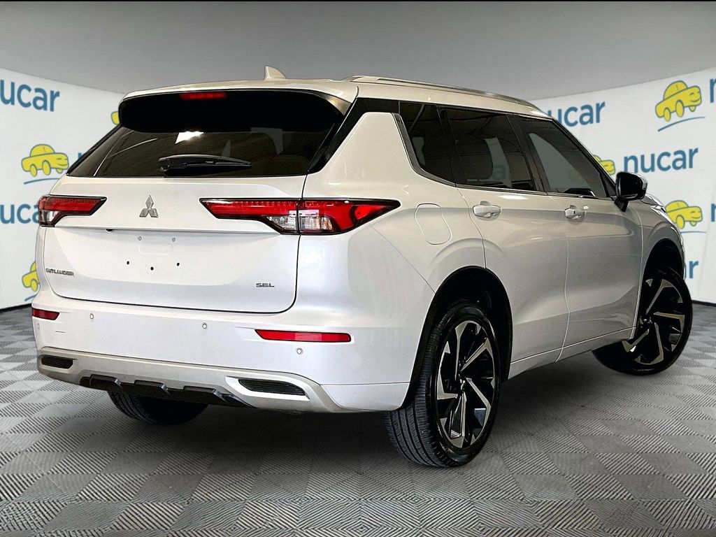 2022 Mitsubishi Outlander — photo 6