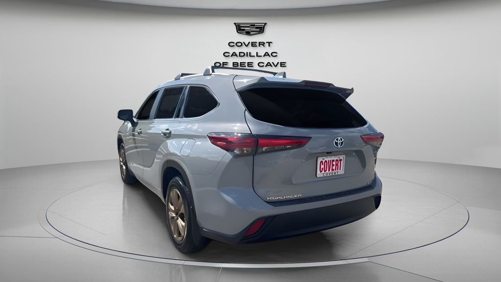 Used Car 2023 Toyota Highlander Hybrid  Bronze Edition For Sale Under $40,000 In Austin, Texas