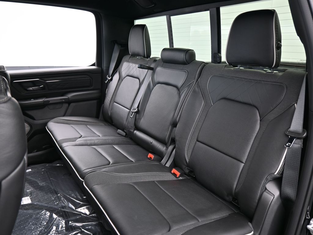 New 2026 Diamond Black Crystal Pearlcoat Ram Limited image 31