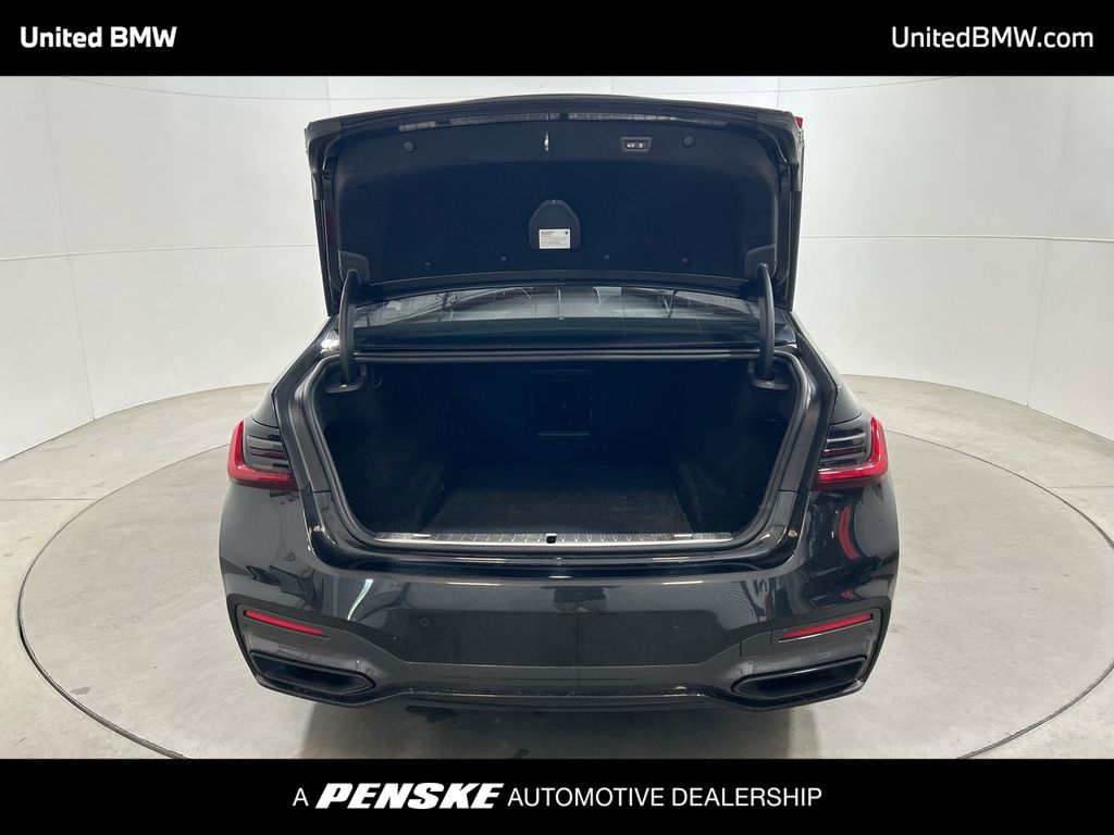 2022 BMW 7 Series 750i xDrive 22