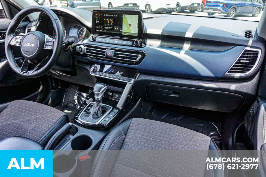 Used 2022 Blue Kia Nightfall image 24