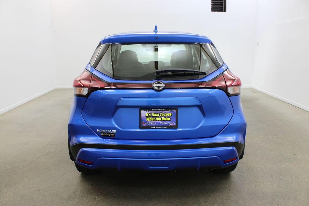 used 2024 Nissan Kicks car