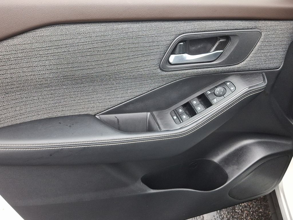 Thumbnail: 2023 Nissan Rogue - 13