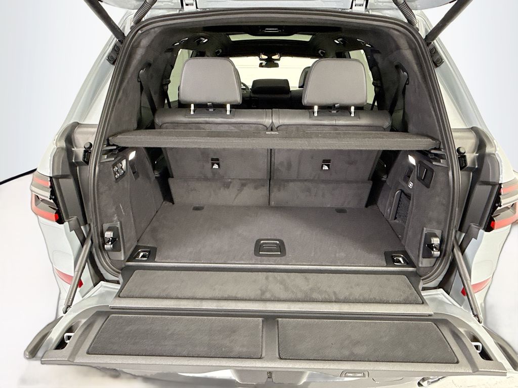 Thumbnail: 2027 BMW X7 - 28