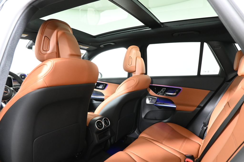2025 Mercedes-Benz GLC 300 24