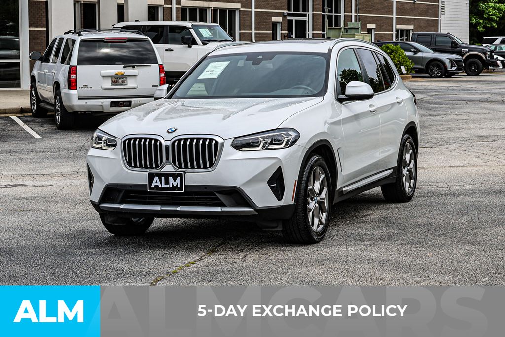 Used 2024 White BMW sDrive30i image 4