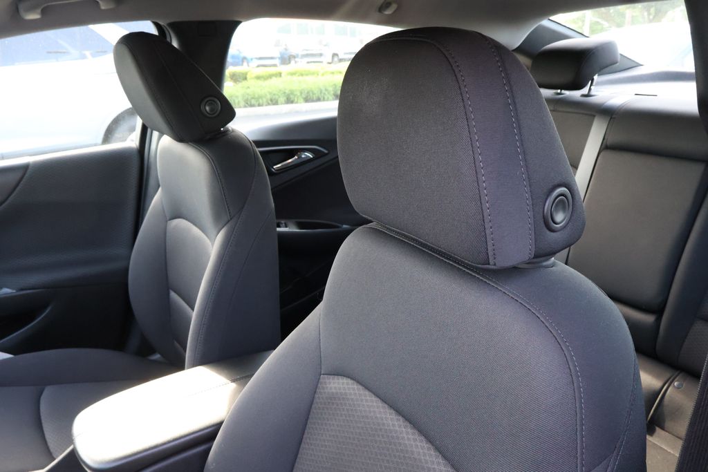 2020 Chevrolet Malibu LT 13
