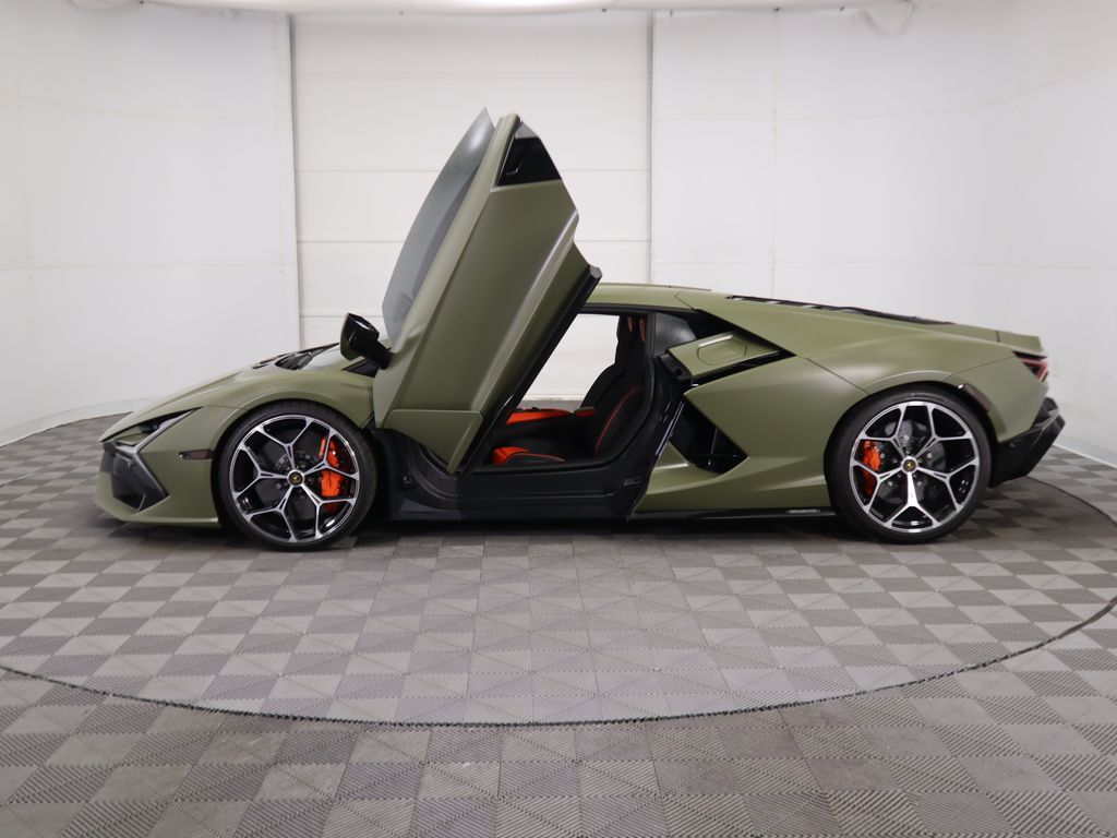 2024 Lamborghini   16